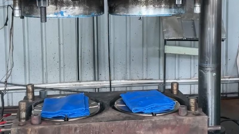 模具加工定制价格如何确定？关键因素解析**
