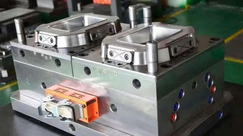 深圳精密模具定制：揭秘定制流程与关键要素**